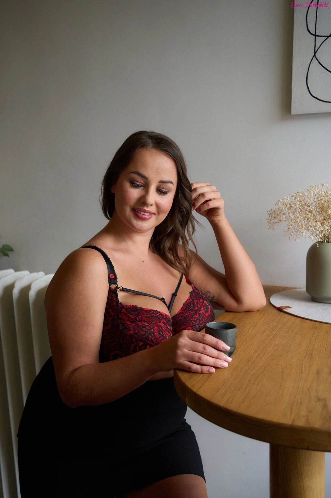 Biustonosz miękki czarny z czerwonym BM Miej dzień