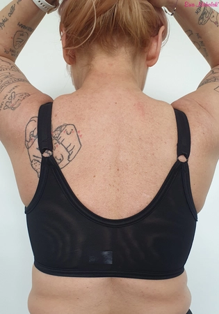 Top without underwires black fastened at the front Top Kliklak Wygodniczek