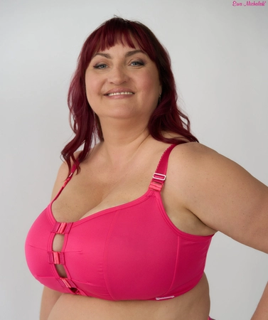 Pink underwired top with front closureTop FB Kliklak Malina