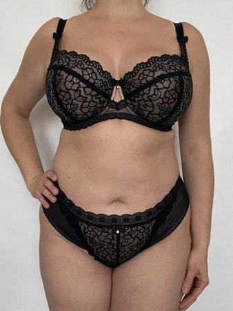 Biustonosz SM Amelia