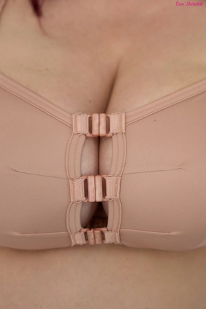Beige underwired top fastened at the front Top FB Kliklak Beige