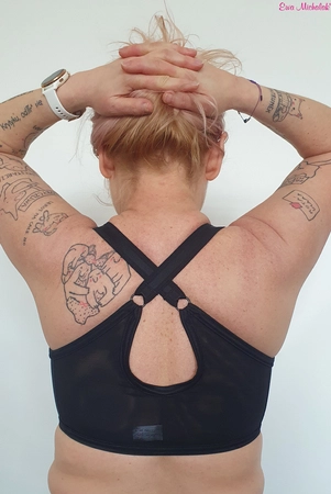 Top without underwires black fastened at the front Top Kliklak Wygodniczek