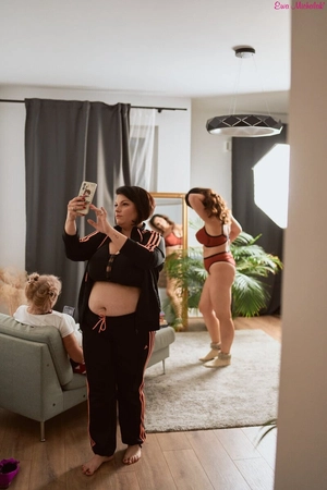 Top bez fiszbin czarny zapinany z przodu Top FB Kliklak Wygodniczek