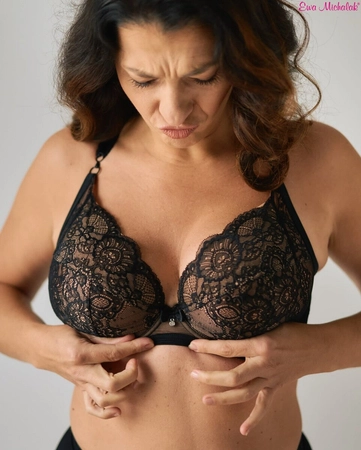Biustonosz miękki czarny PLM Bella