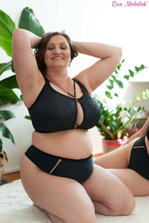 Top without underwire black Top Costume St. John's Wort